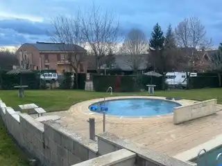 Swimming pool of Houses for sale in Sariegos  with Air Conditioner, Heating and Private garden