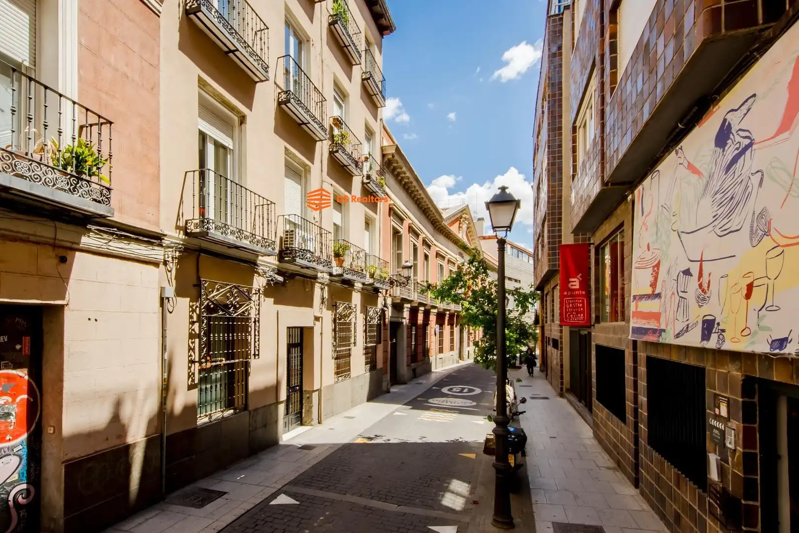 Vista exterior de Pis en venda en Madrid amb Terrassa