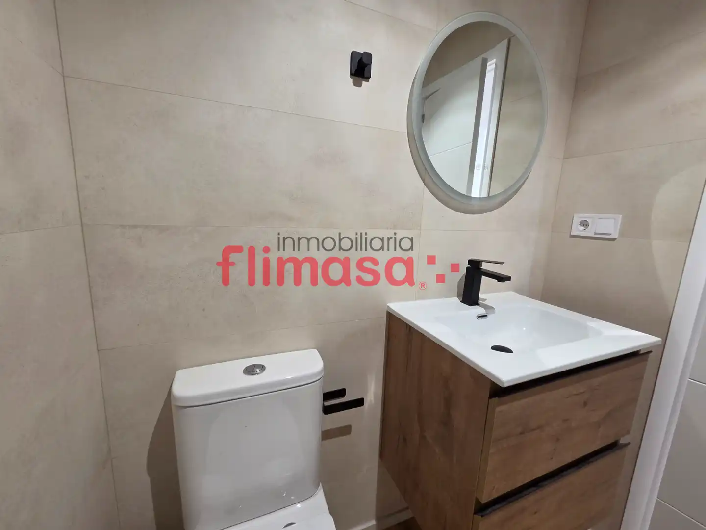 Bany de Apartament en venda en Móstoles amb Aire condicionat, Calefacció i Moblat