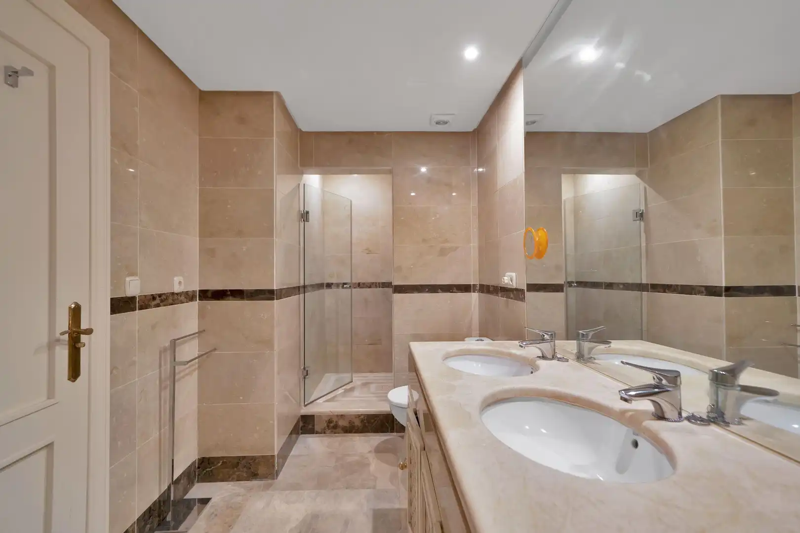 Apartamento en venta en 23 CL OSA MAYOR, Los Naranjos