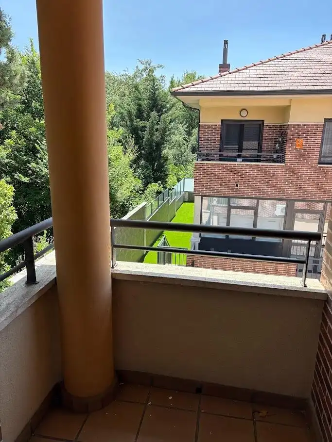 Terrasse von Einfamilien-Reihenhaus zum Verkauf in Valladolid mit Klimaanlage, Heizung und Privatgarten