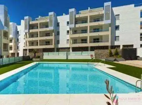 Schwimmbecken von Dachboden zum Verkauf in Marbella mit Klimaanlage, Terrasse und Möbliert