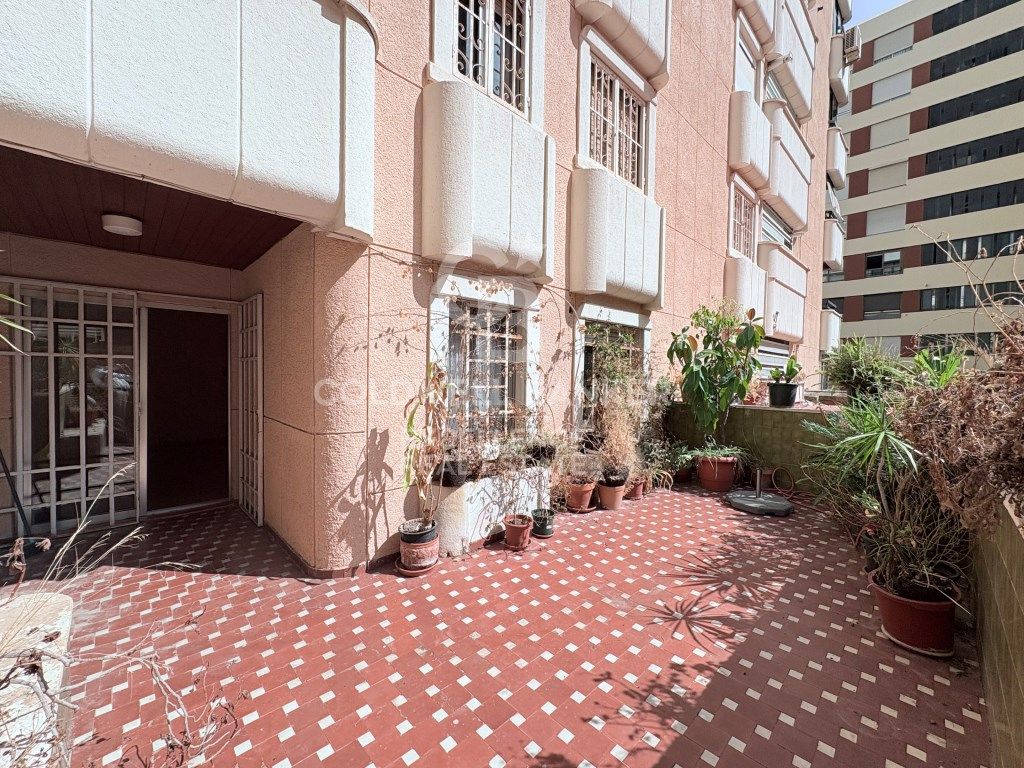Exterior view of Flat for sale in  Valencia Capital  with Heating, Terrace and Oven