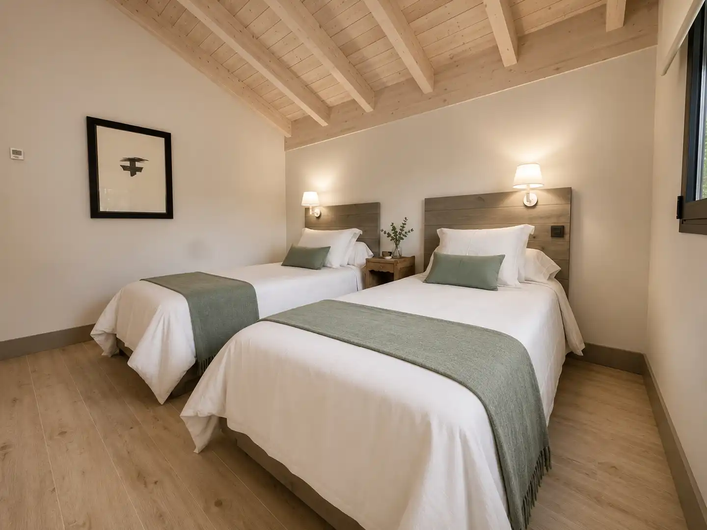 Dormitori de Casa o xalet en venda en Hoyo de Manzanares amb Jardí privat, Piscina i Moblat
