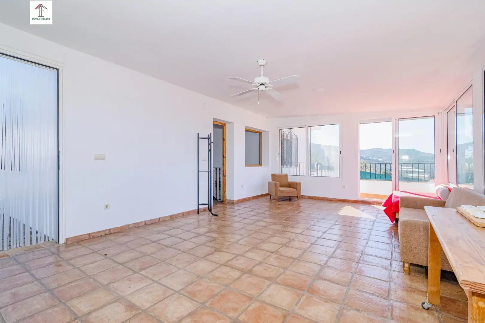 Sala de estar de Casa o chalet en venta en Motril con Jardín privado, Terraza y Piscina