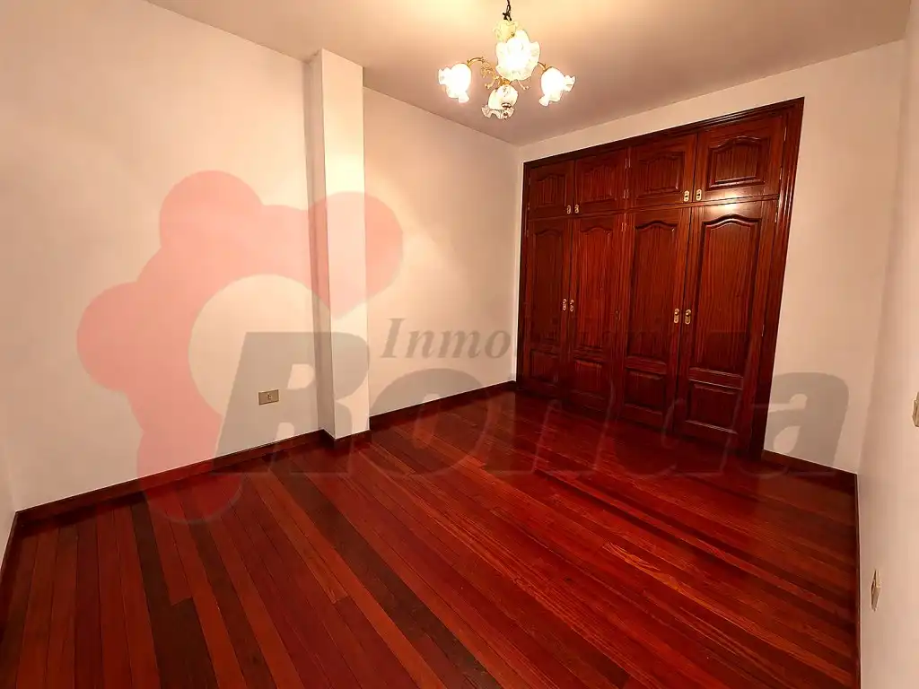 Schlafzimmer von Wohnung zur Miete in Lugo mit Möbliert