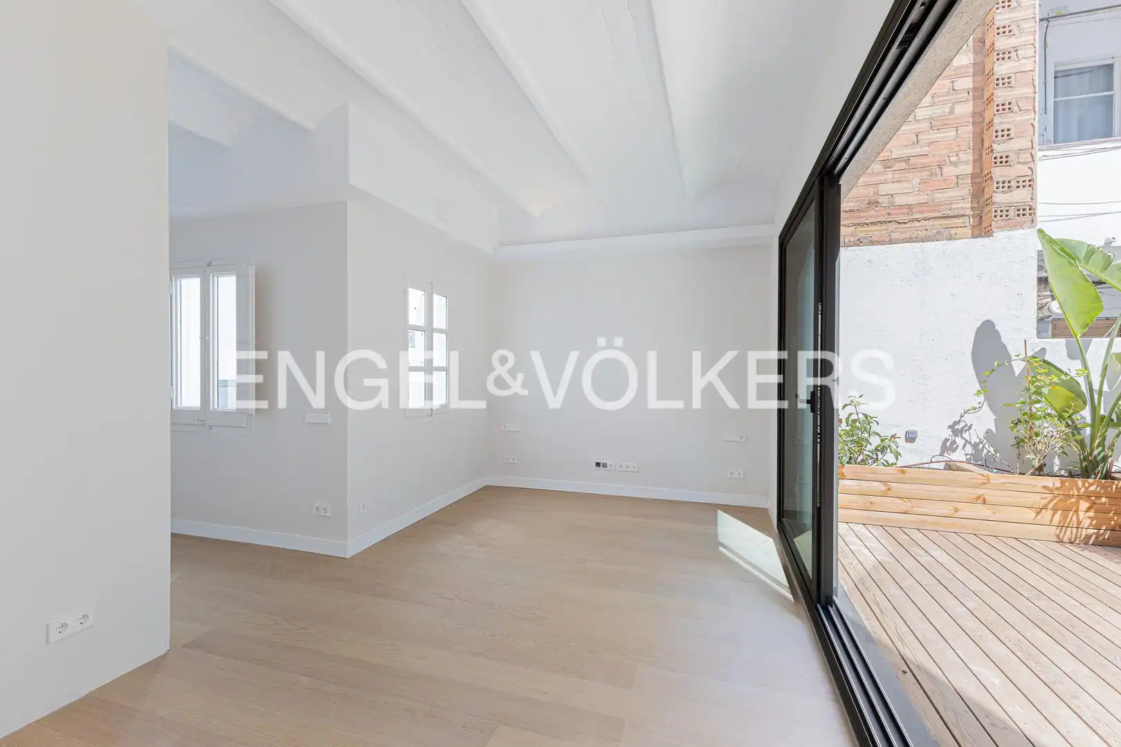 Living room of Houses for sale in Barcelona  with Air Conditioner, Heating and Private garden