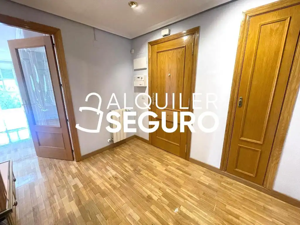 Habitación de Piso de alquiler en Madrid con Calefacción y Piscina