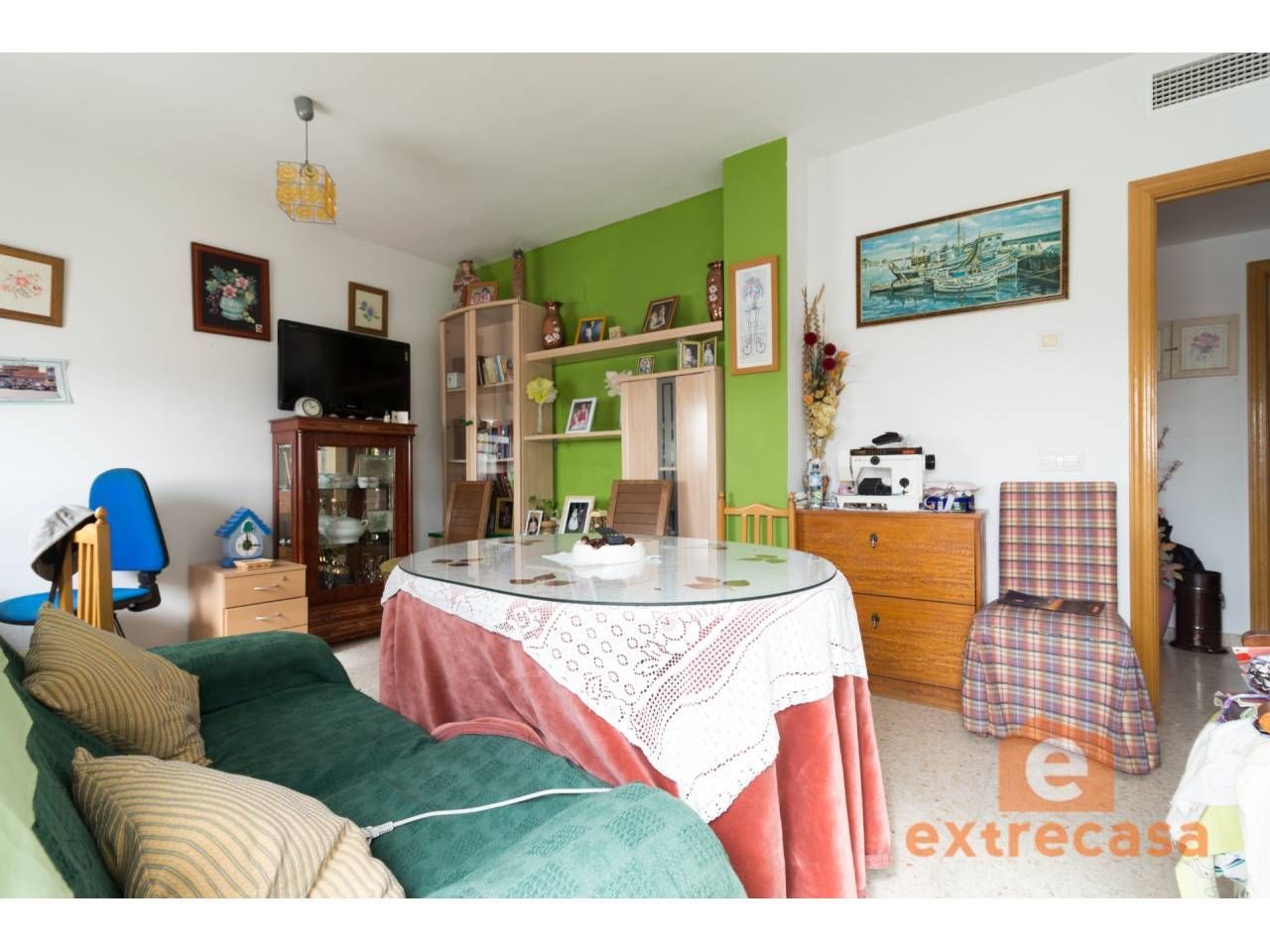 Living room of Apartment for sale in Badajoz Capital  with Storage room, Furnished and Balcony