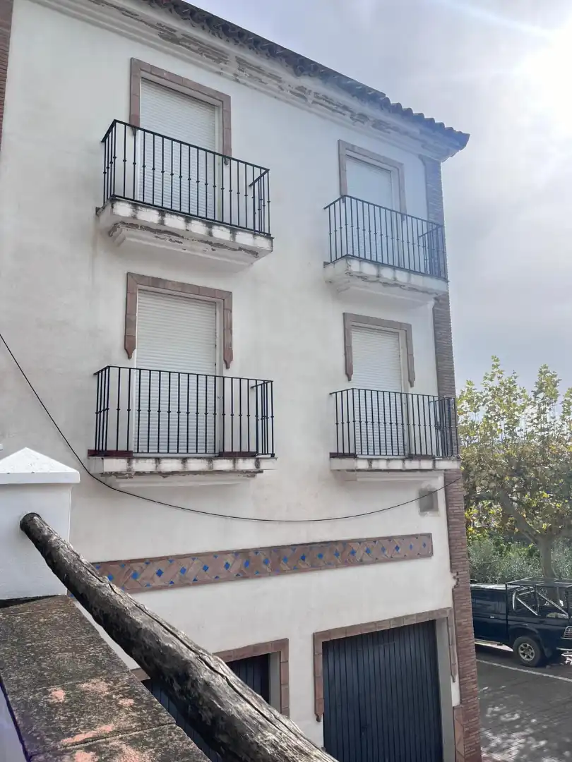 Außenansicht von Wohnung zum Verkauf in Genalguacil mit Terrasse und Abstellraum