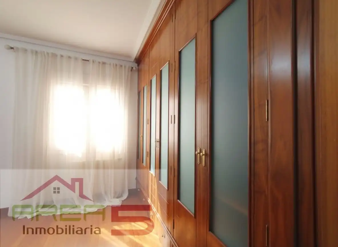 Casa adosada de lloguer en Mérida amb Aire condicionat, Calefacció i Parquet