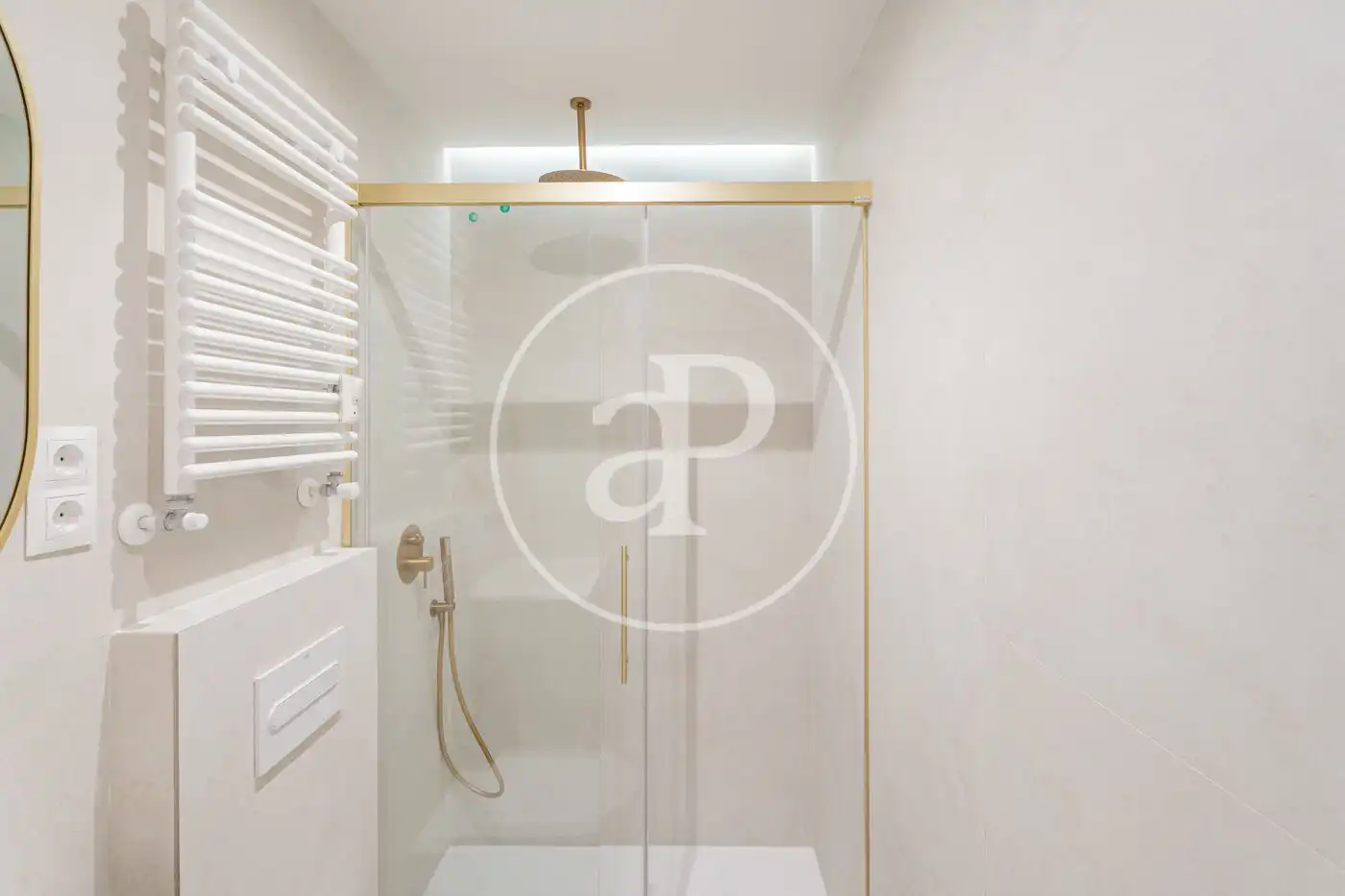 Bathroom of Attic for sale in Madrid  with Air Conditioner, Heating and Terrace