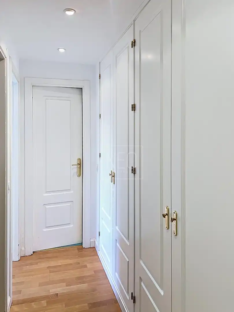Flat for sale in Madrid  with Air Conditioner, Heating and Private garden
