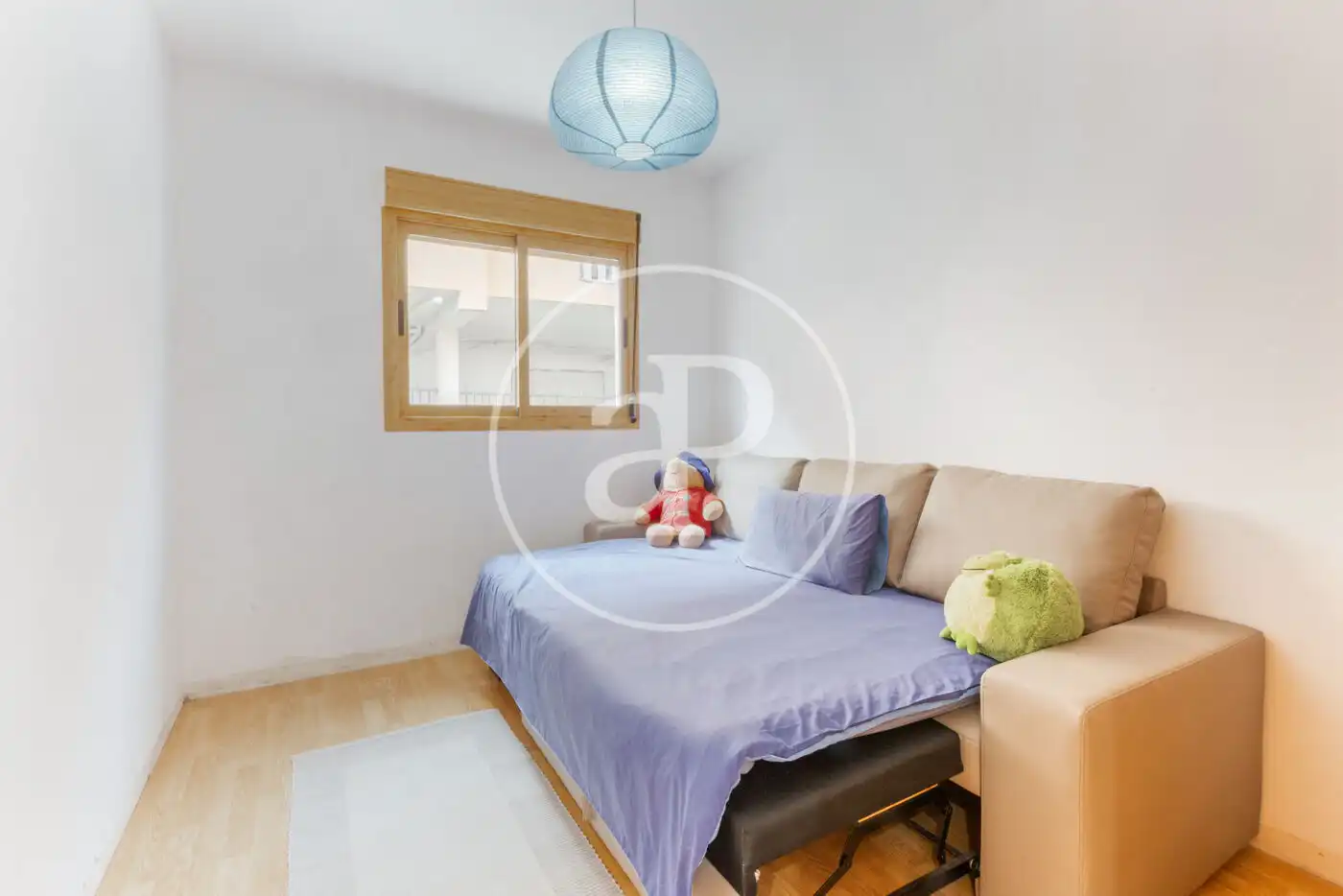 Habitación de Casa adosada en venta en Chiva con Aire acondicionado, Calefacción y Jardín privado