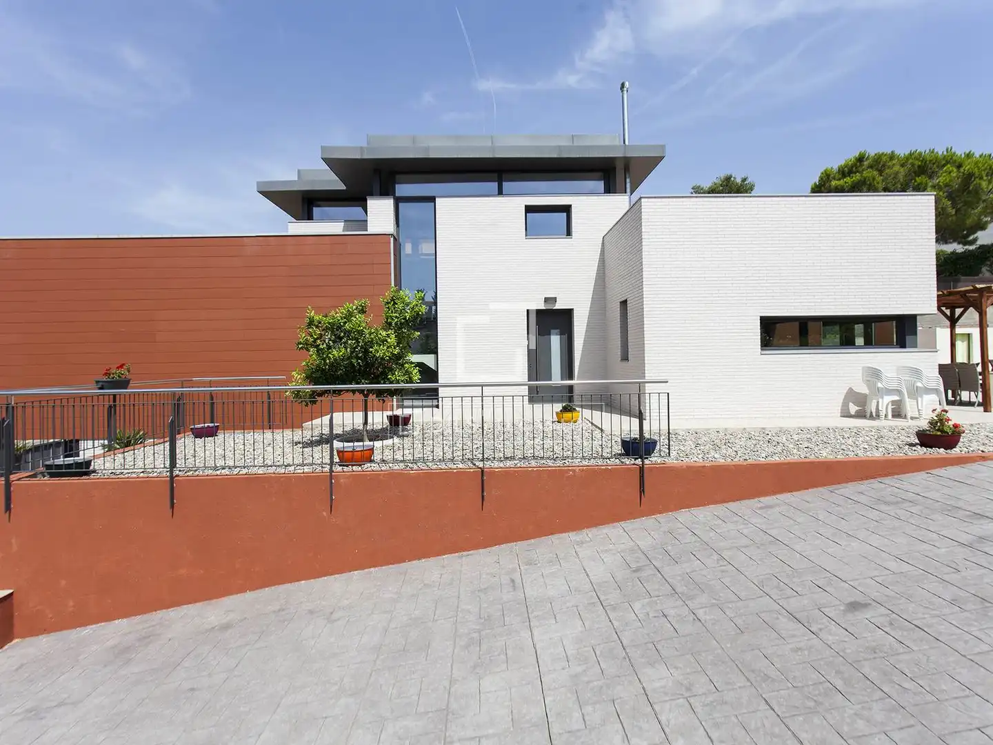 Vista exterior de Casa o xalet en venda en Sant Pere de Ribes amb Aire condicionat, Jardí privat i Parquet