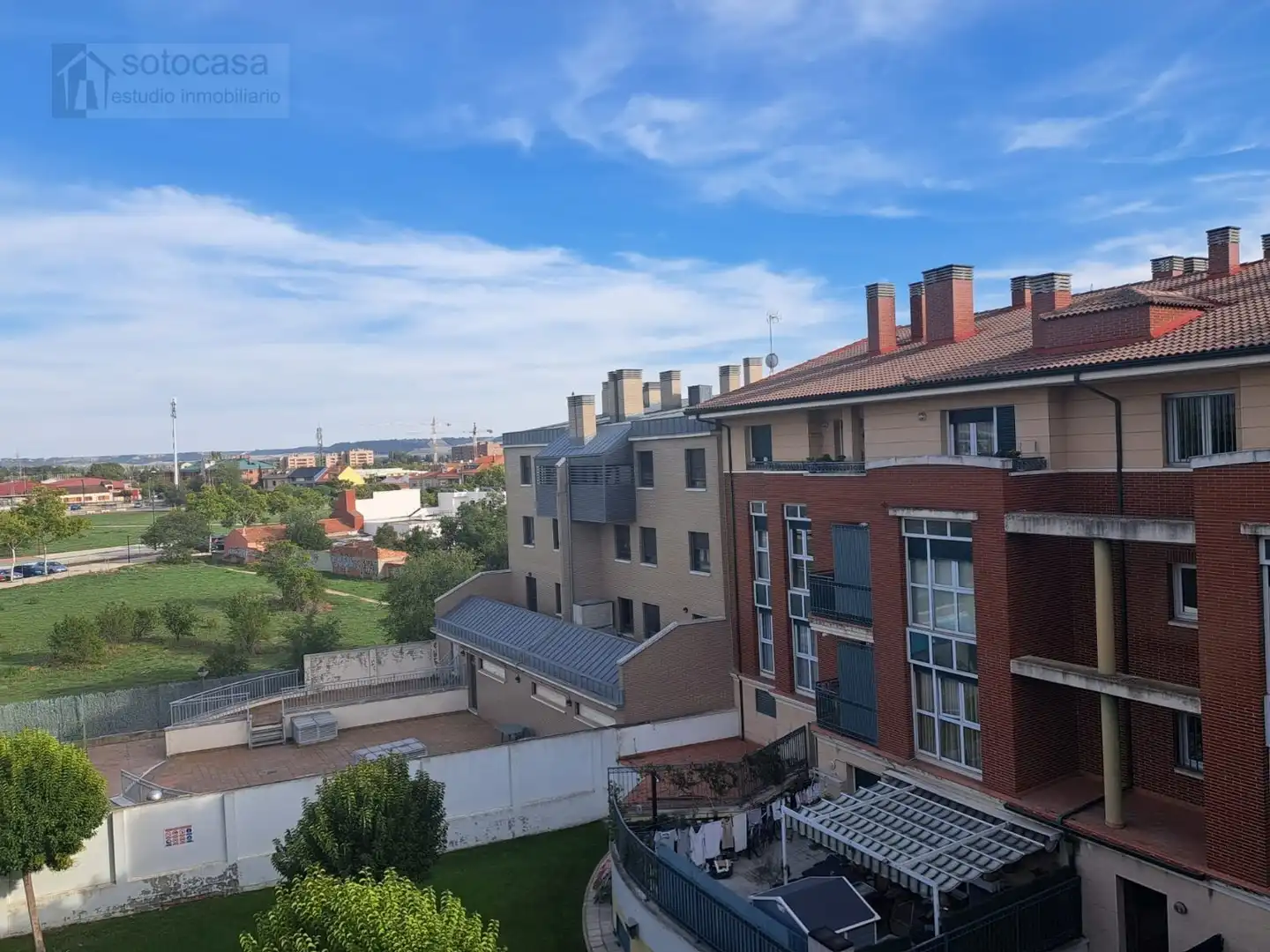 Exterior view of Attic for rent in Valladolid  with Heating, Terrace and Swimming Pool
