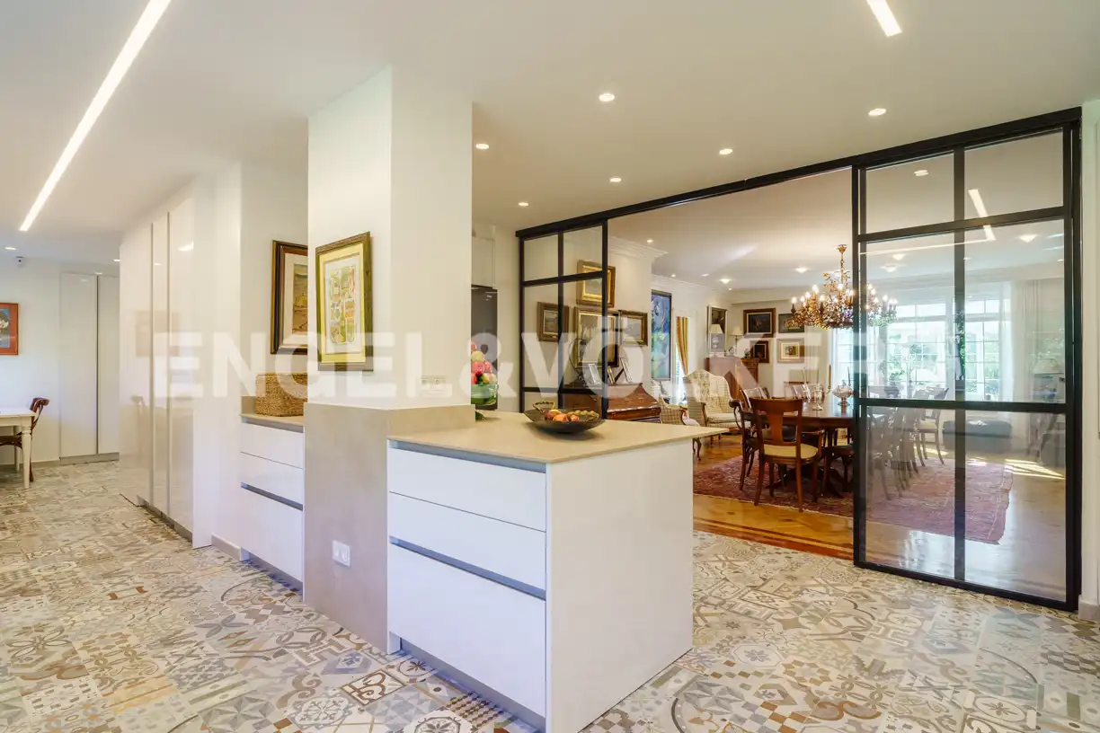 Cuina de Casa o xalet en venda en Gijón  amb Calefacció, Parquet i Terrassa