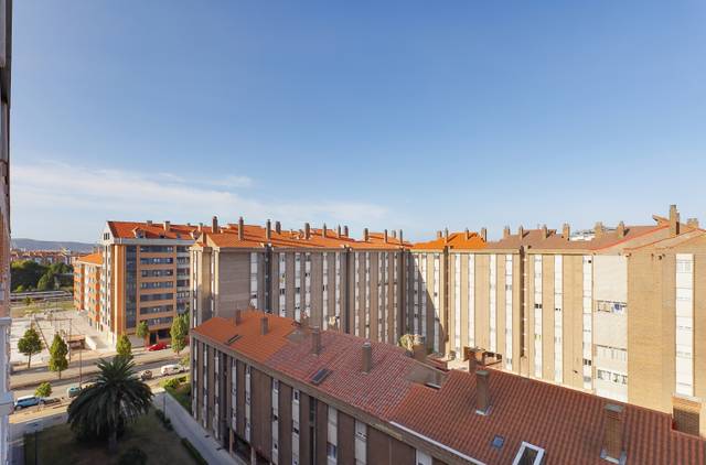 Piso en Venta en Gijón - AV DE PORTUGAL, 95 en El Polígono
