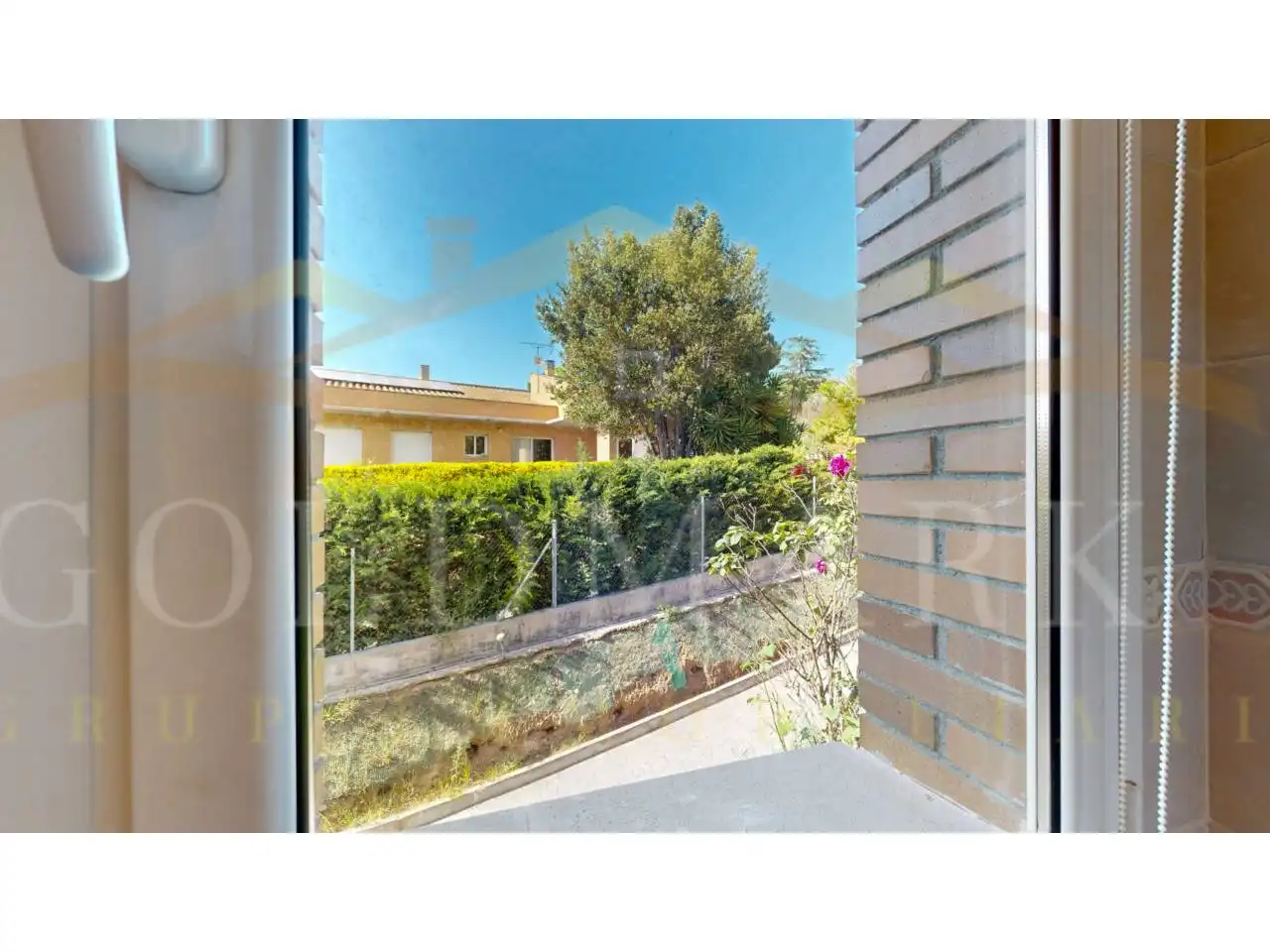 Vista exterior de Casa o xalet en venda en Sabadell amb Aire condicionat, Jardí privat i Terrassa