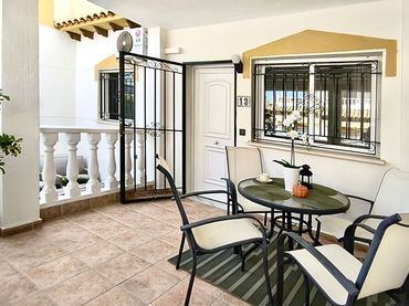 Maison mitoyenne avec piscine à vendre à Calle Estaca