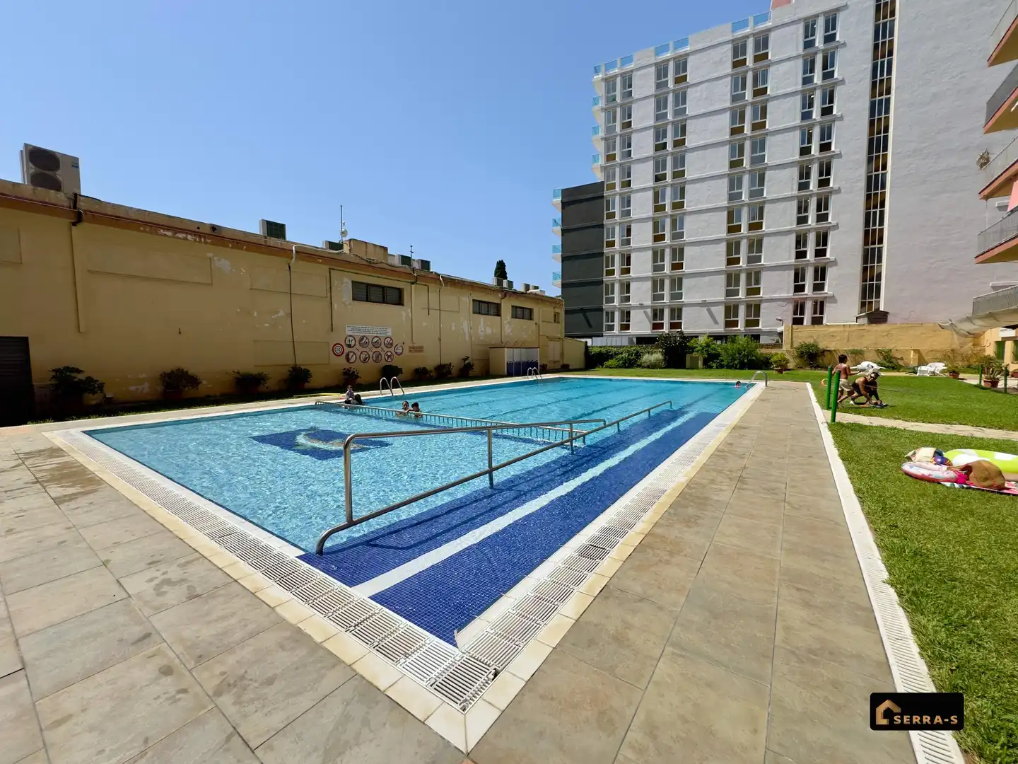 Piscina de Pis en venda en Malgrat de Mar amb Jardí privat, Terrassa i Balcó