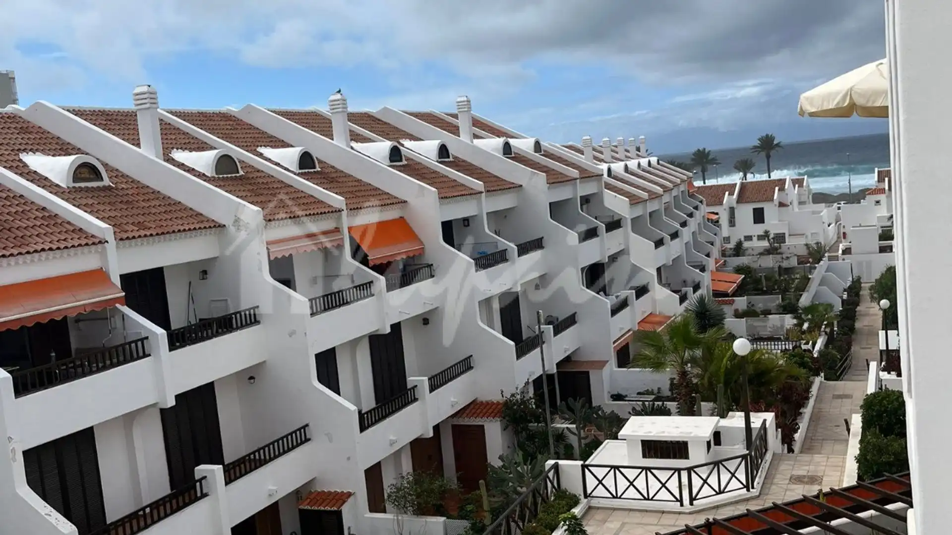 Exterior view of Study for sale in Arona