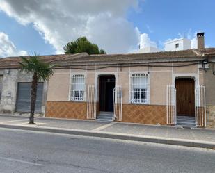 Casa adosada en venda a  APATEL, 8, Bigastro