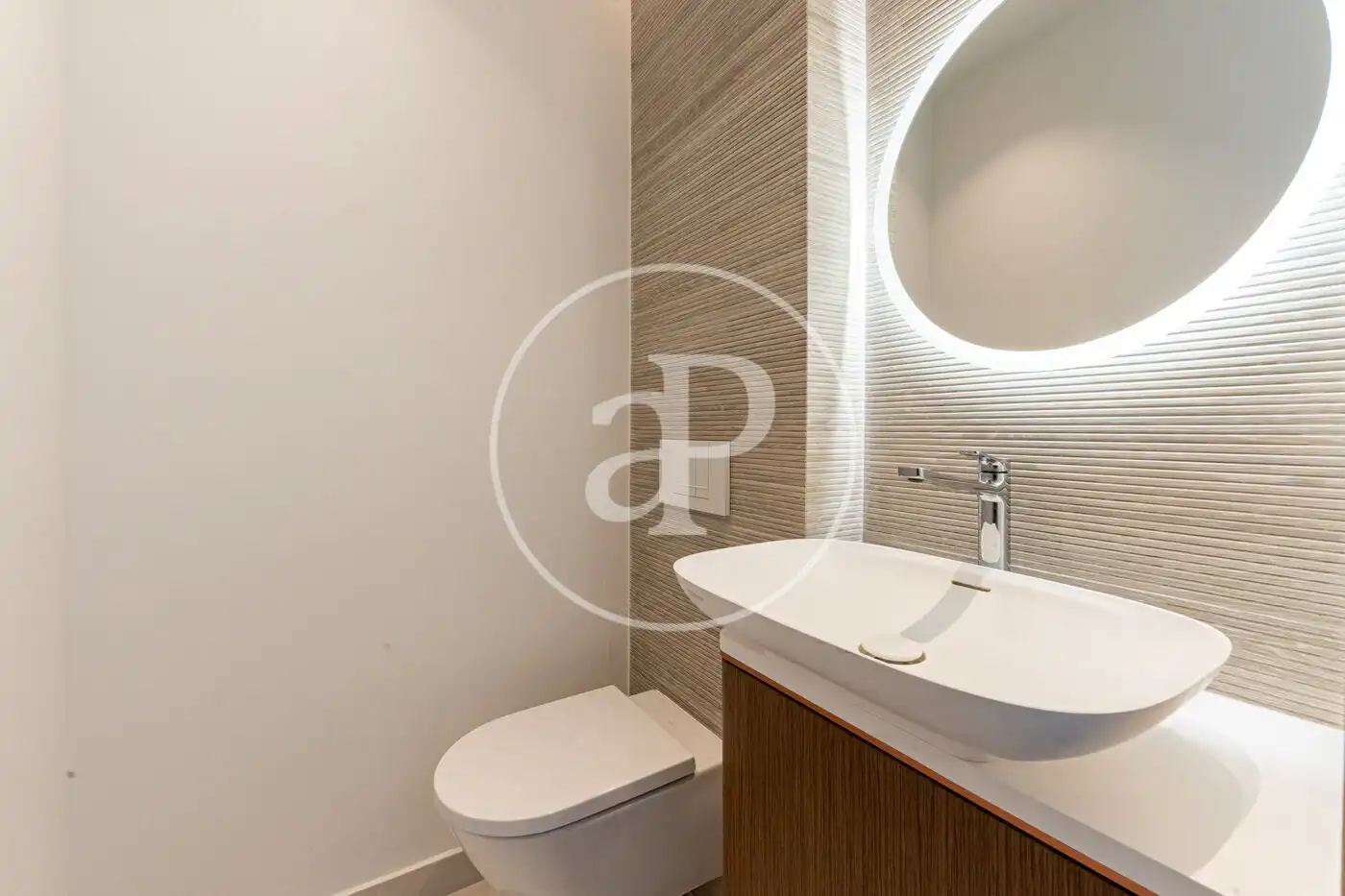 Bathroom of Flat for rent in Pozuelo de Alarcón  with Air Conditioner, Heating and Private garden