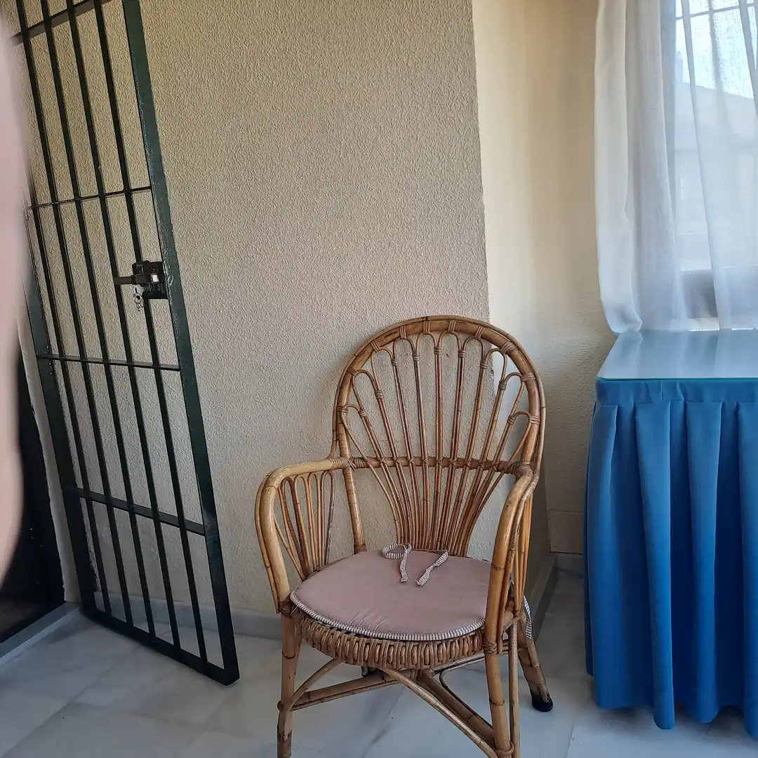 Terrassa de Casa adosada en venda en Dos Hermanas amb Aire condicionat, Traster i Piscina comunitària