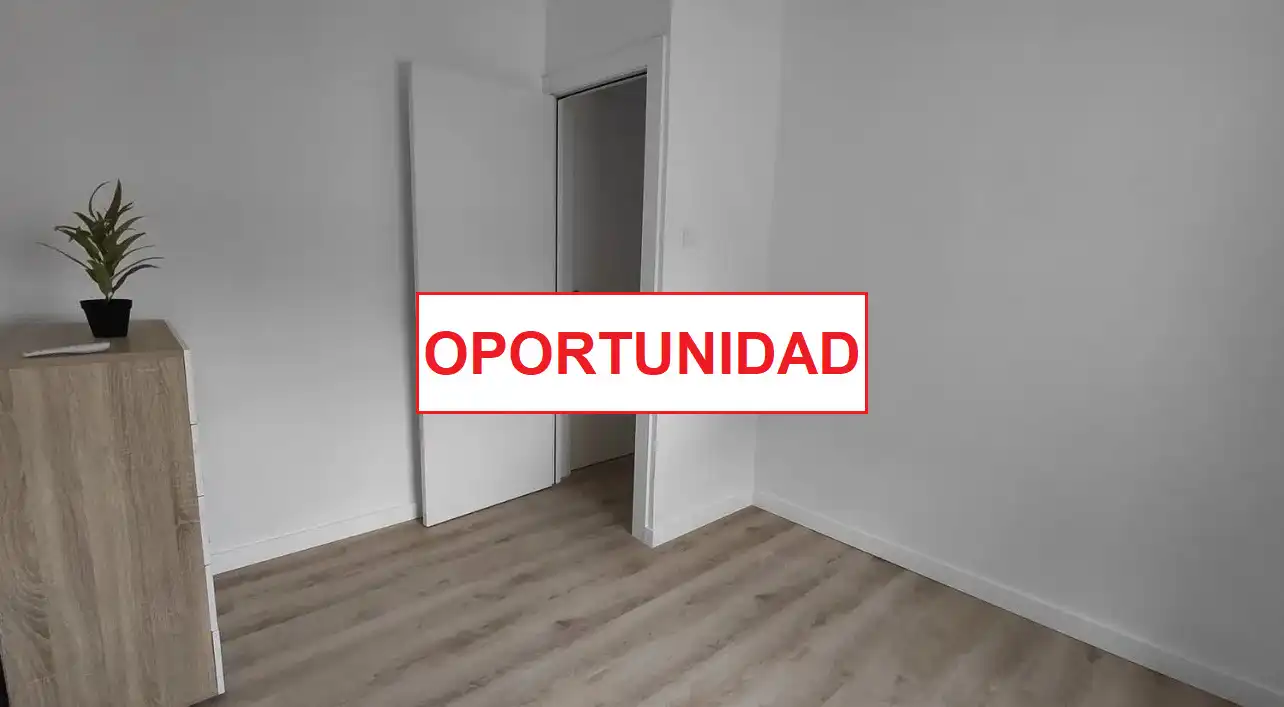 Habitación de Ático en venta en Ciudad Real con Calefacción, Terraza y Amueblado