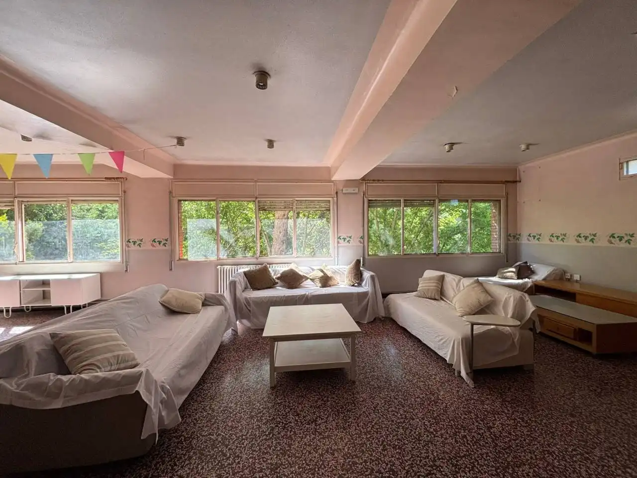 Sala d'estar de Casa o xalet en venda en La Llacuna amb Jardí privat
