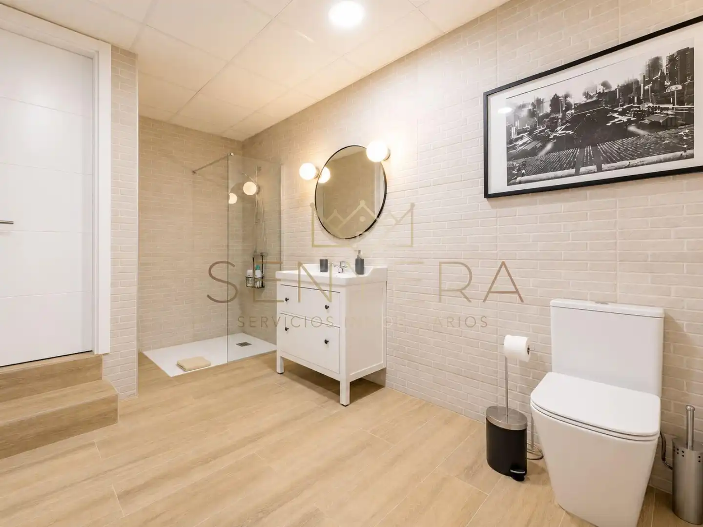 Bathroom of Study for sale in Valencia  with Air Conditioner and Furnished