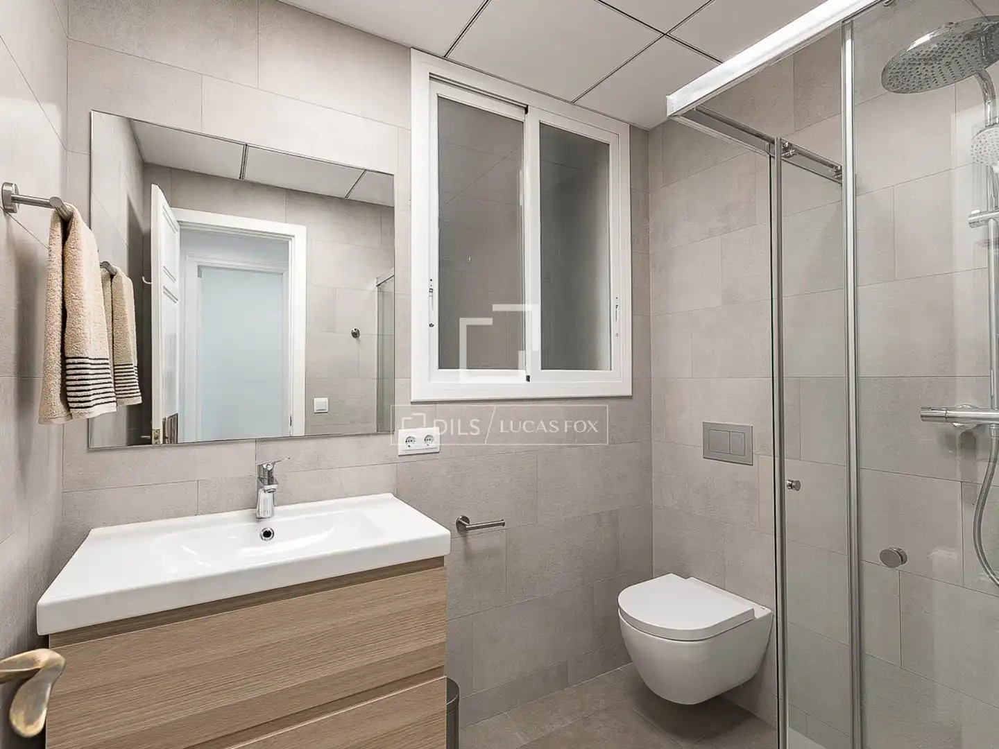 Bathroom of Flat for sale in Barcelona  with Air Conditioner, Heating and Furnished