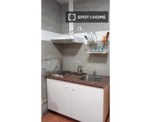 Kitchen of Flat to rent in L'Hospitalet de Llobregat  with Air Conditioner, Heating and Furnished