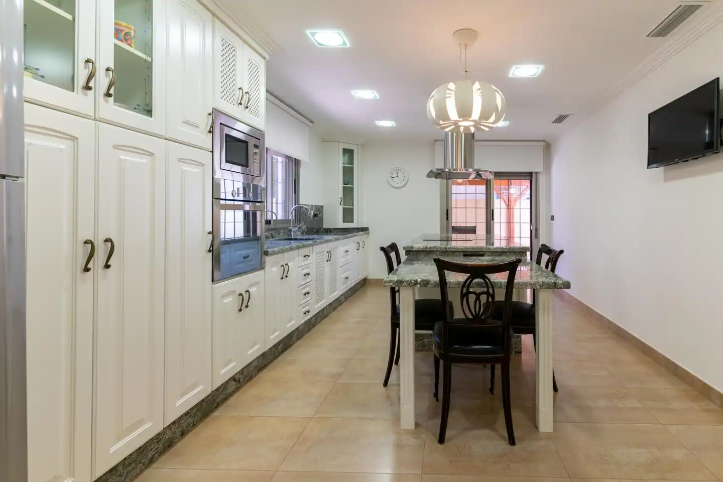 Cocina de Casa o chalet en venta en Elche / Elx con Aire acondicionado, Jardín privado y Parquet