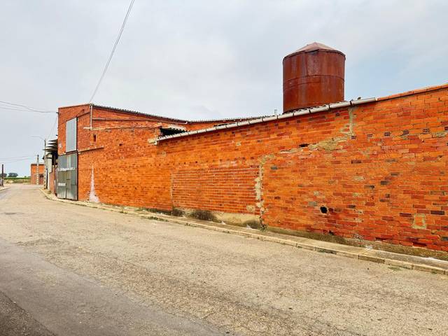 Nave industrial en Venta en Calle Carretera en Urdiales del Páramo