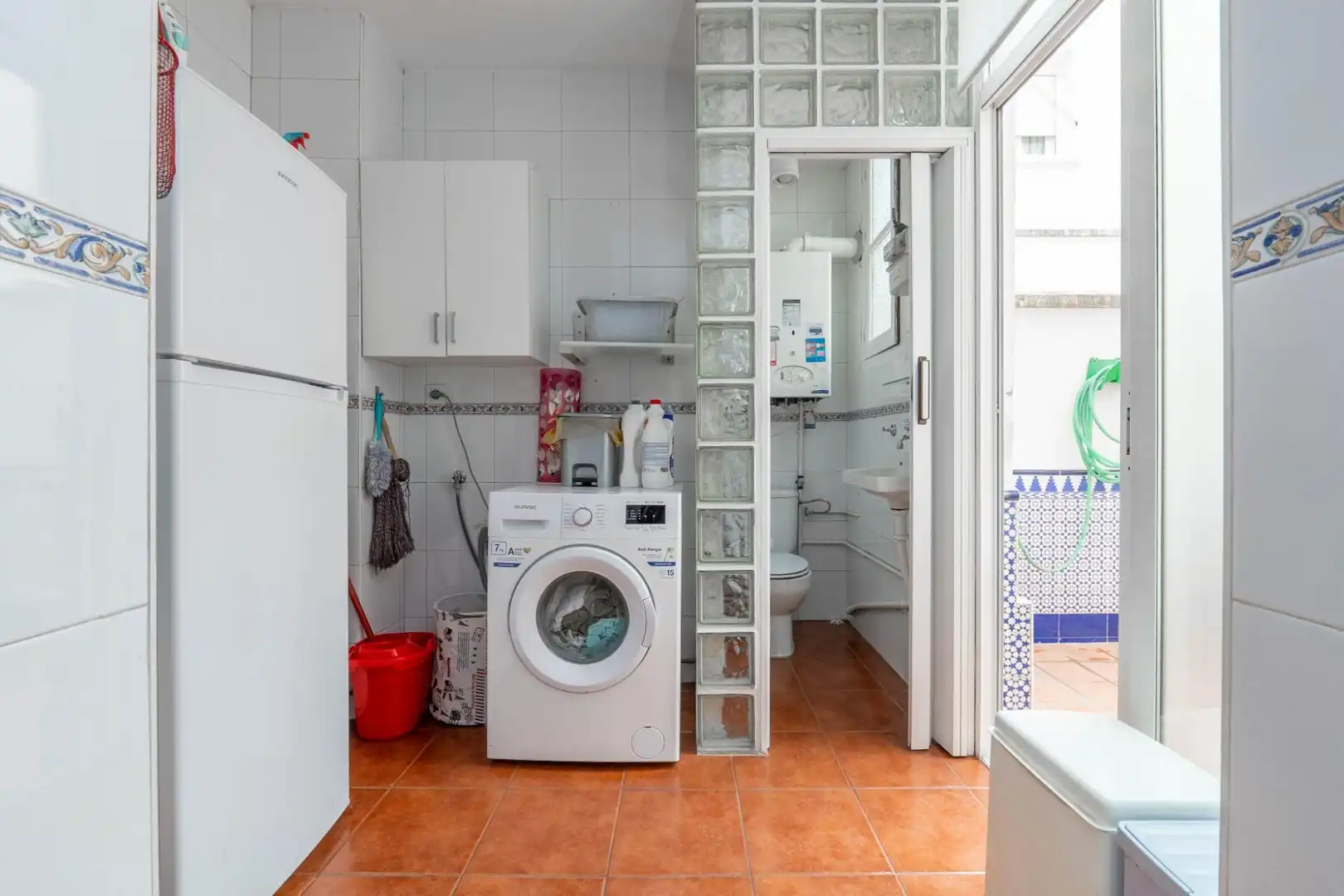 Kitchen of Flat for share in Granada  with Heating and Furnished