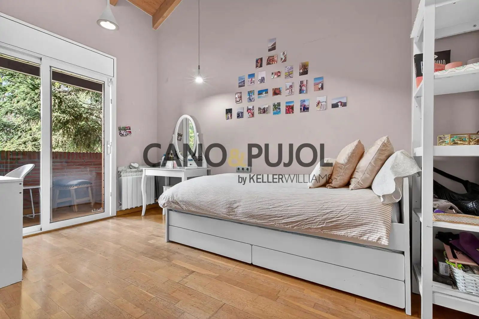 Dormitori de Casa o xalet en venda en Sant Cugat del Vallès amb Aire condicionat, Calefacció i Terrassa