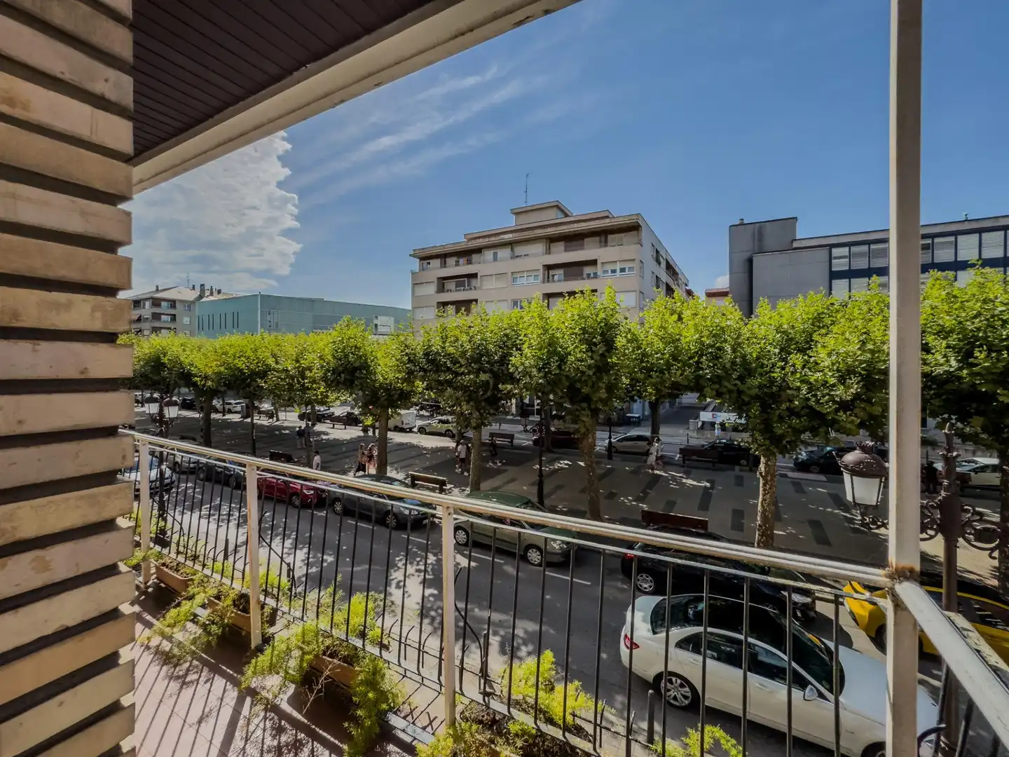 Vista exterior de Pis en venda en Torrelavega  amb Calefacció, Parquet i Terrassa