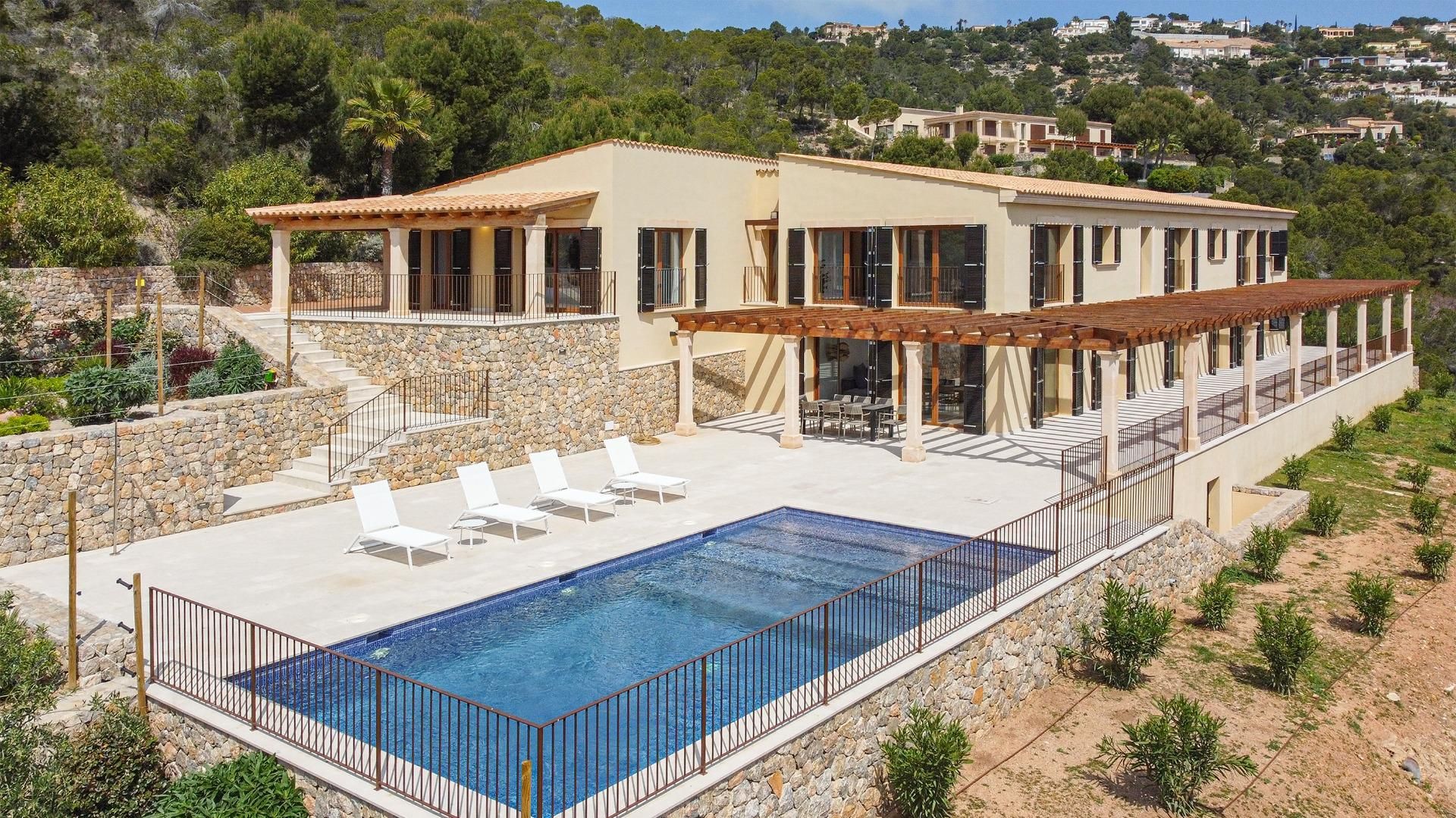 Vista exterior de Casa o xalet en venda en Andratx amb Aire condicionat, Calefacció i Jardí privat