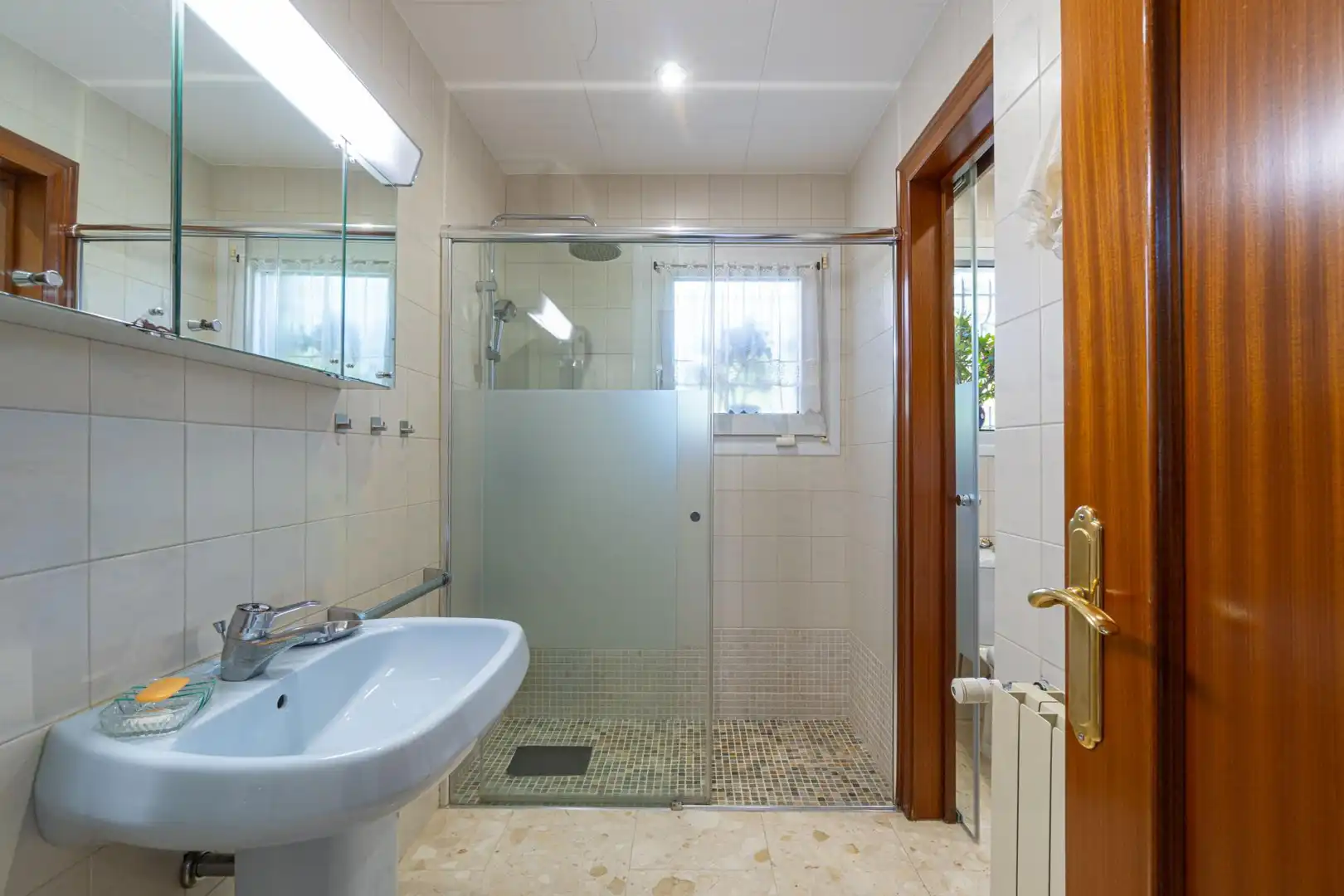 Baño de Casa o chalet en venta en Figueres con Aire acondicionado, Calefacción y Jardín privado