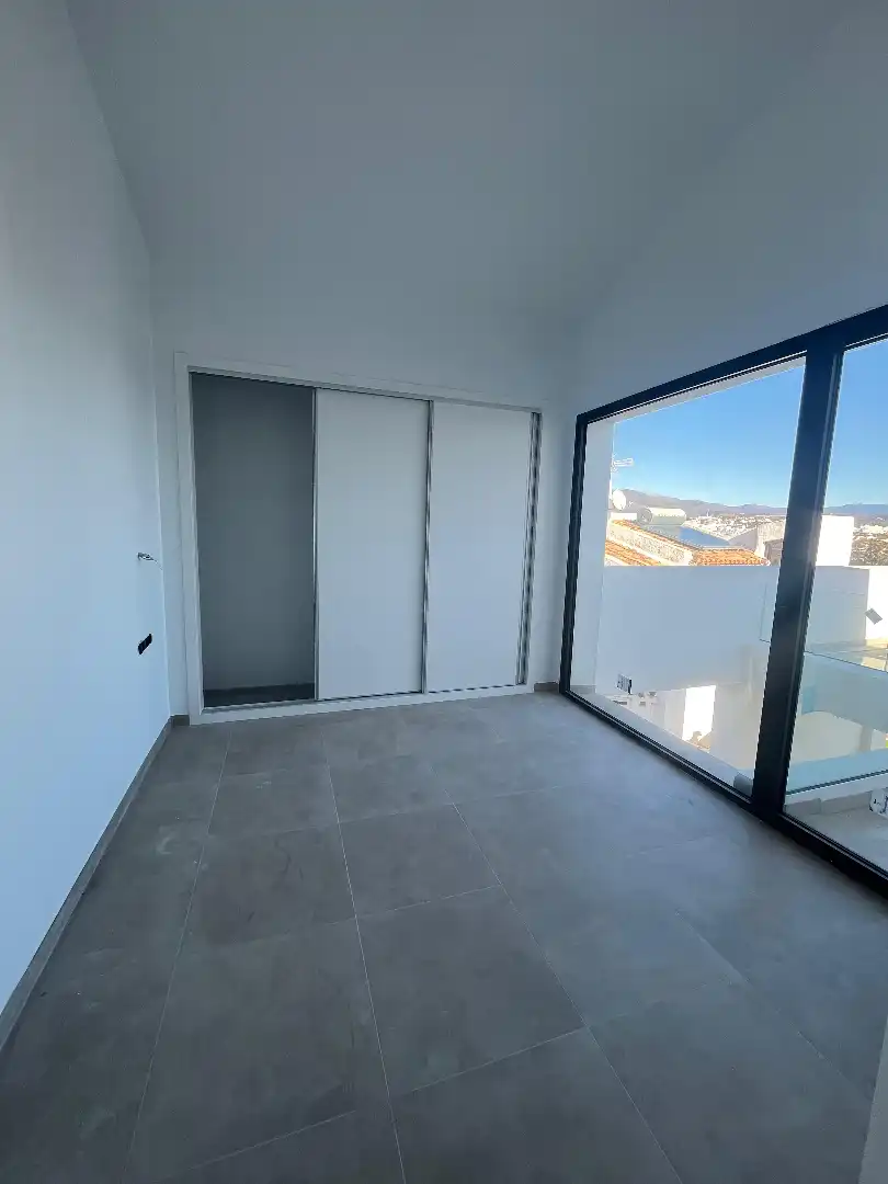 Terrassa de Casa adosada en venda en Estepona amb Aire condicionat, Terrassa i Traster