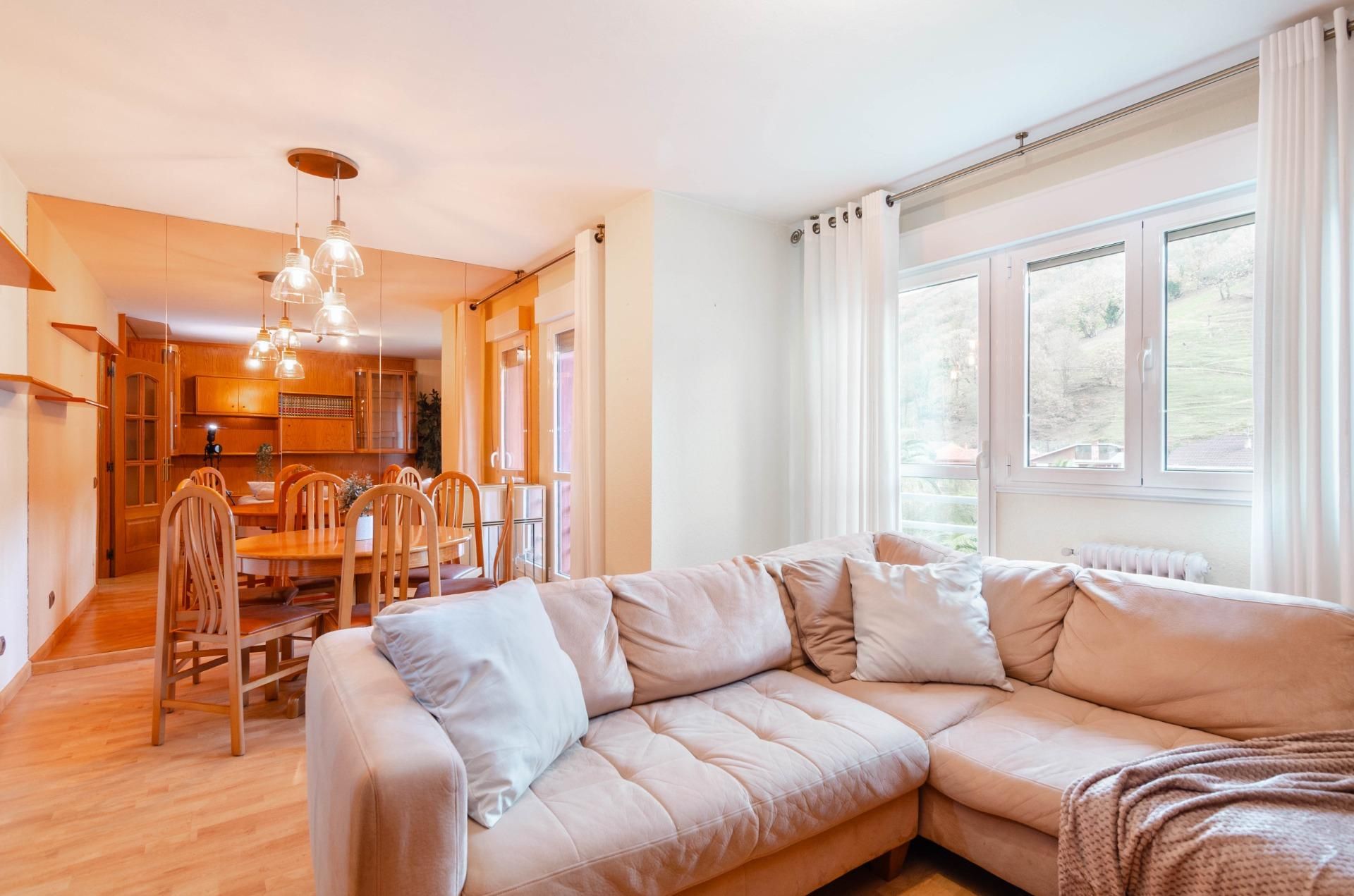 Living room of Flat for sale in Riosa  with Heating and Balcony