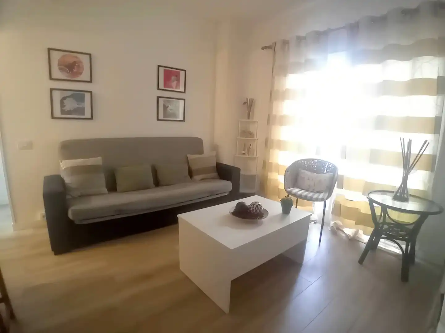 Sala d'estar de Apartament de lloguer en Las Palmas de Gran Canaria amb Parquet, Moblat i Rentadora