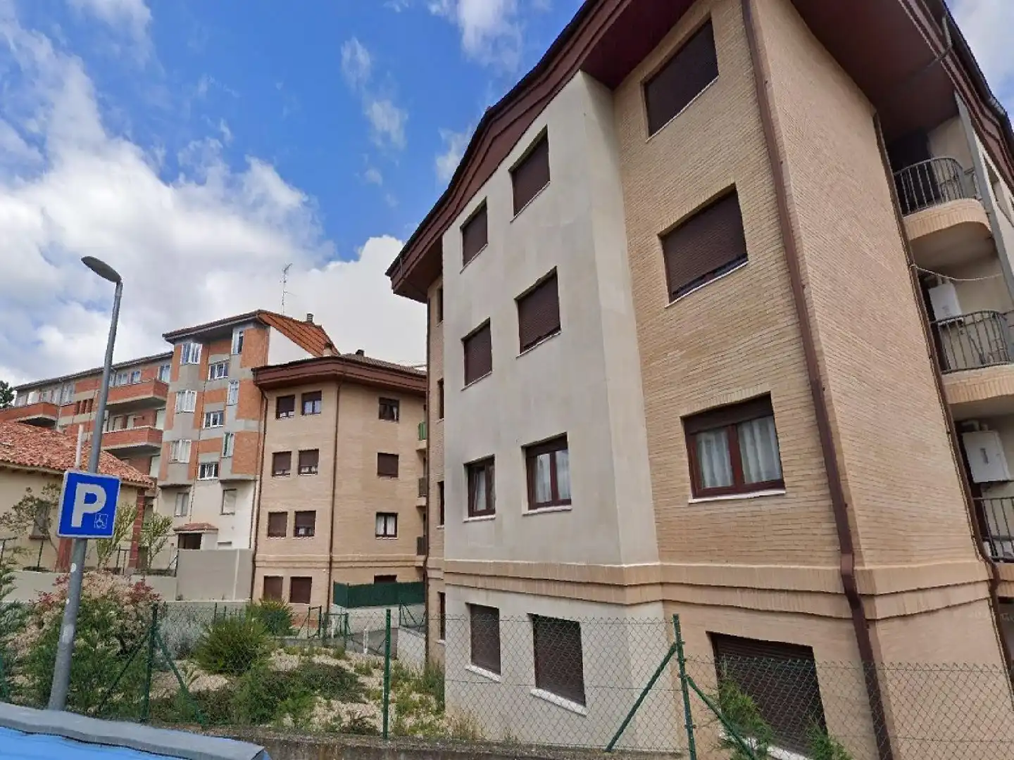 Vista exterior de Piso en venta en Medina de Pomar