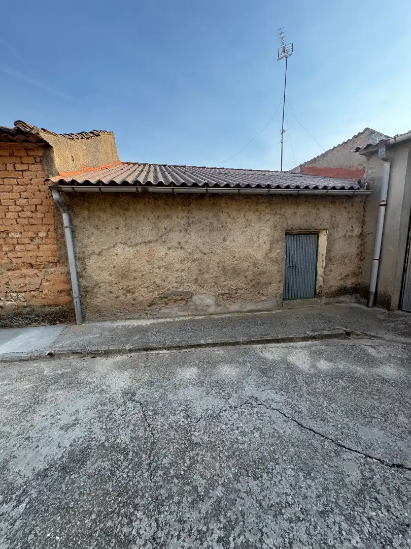 Vista exterior de Finca rústica en venda en Amusquillo amb Calefacció, Terrassa i Traster