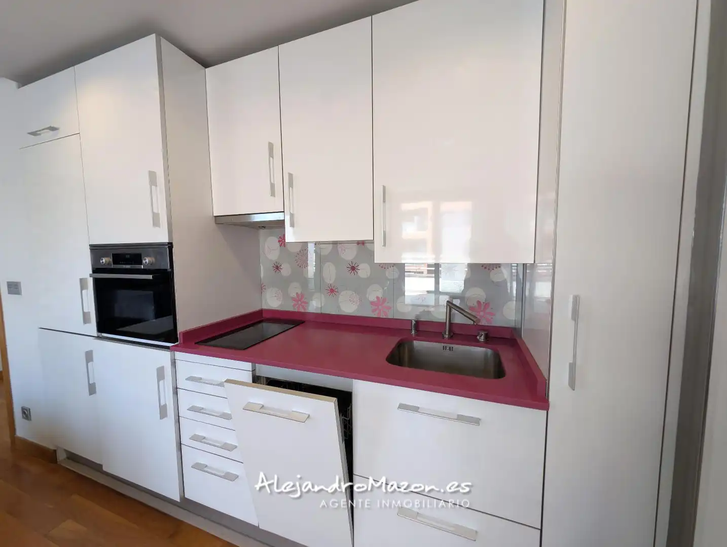 Cocina de Ático en venta en Castro-Urdiales con Calefacción, Parquet y Terraza