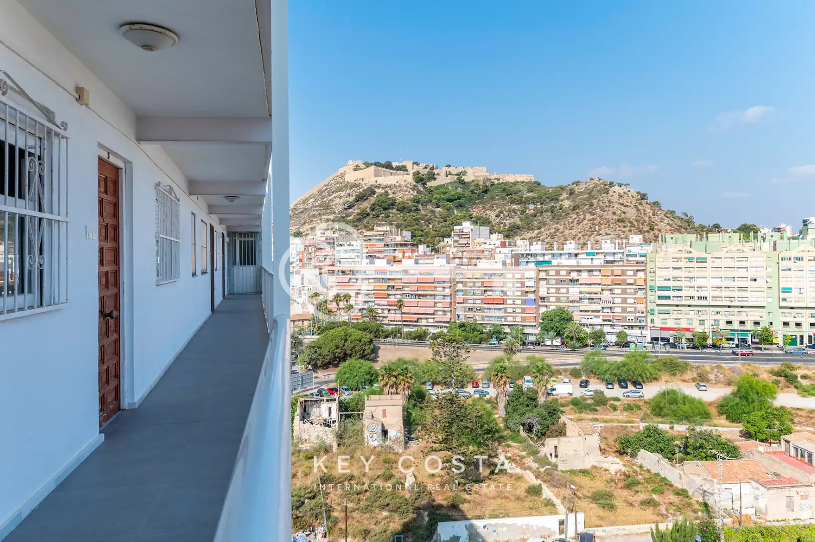 Vista exterior de Pis en venda en Alicante / Alacant amb Aire condicionat, Moblat i Domòtica