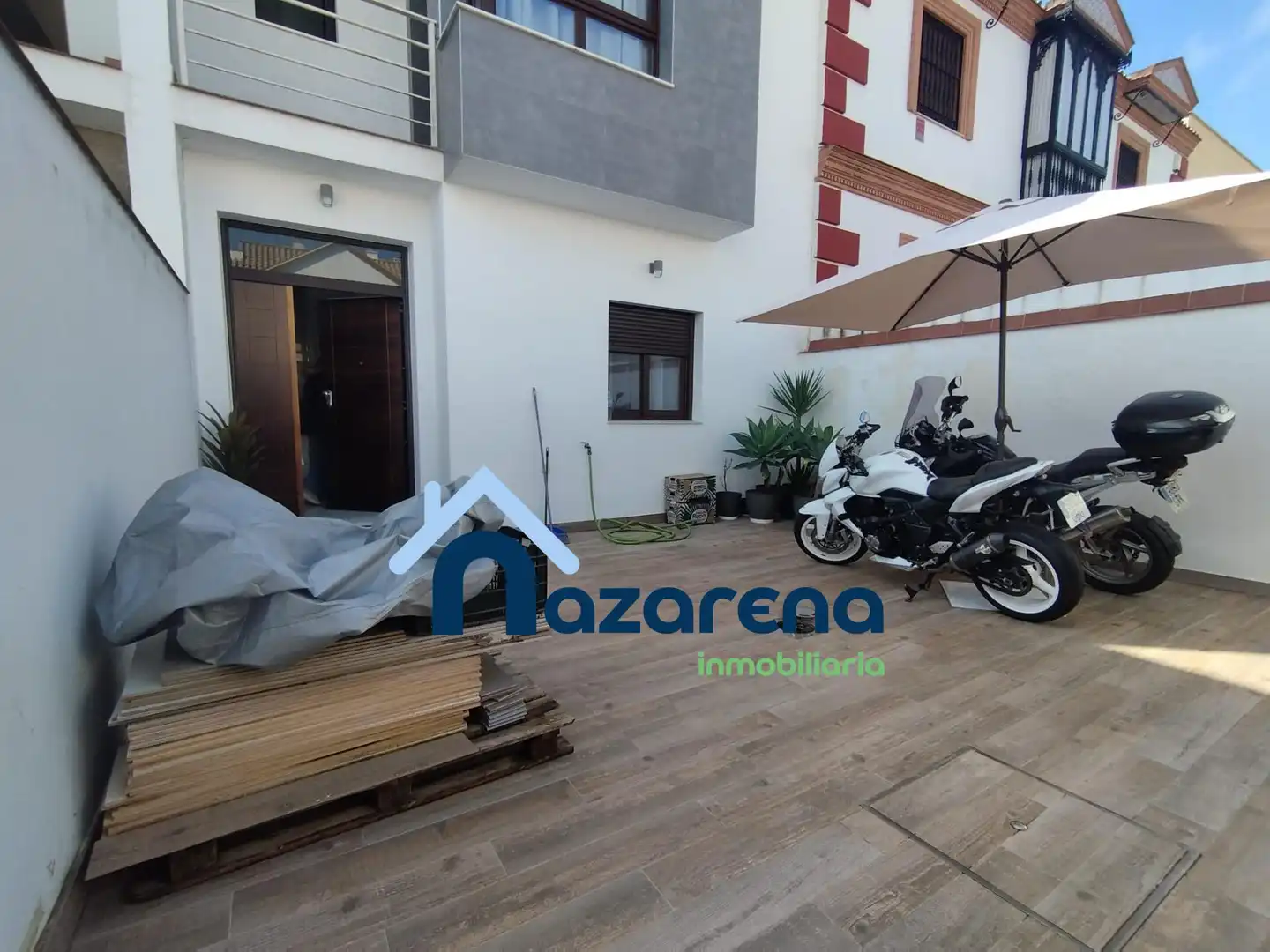 Terrassa de Casa adosada en venda en Dos Hermanas amb Aire condicionat, Jardí privat i Terrassa