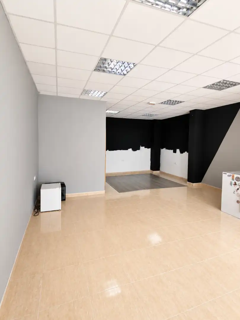Local comercial en alquiler en Calle Canalejas, imagen 6